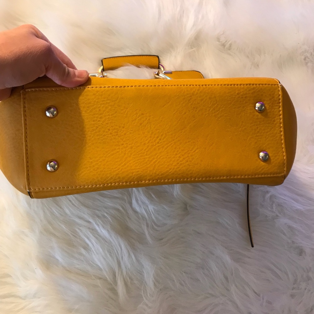 Studded bag - Picture 3 of 6